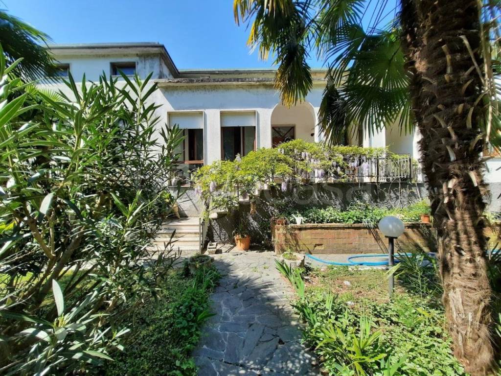 Villa Bifamiliare in vendita a Casalbuttano ed Uniti piazza Fortunato Turina, 10