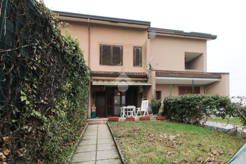 Villa a Schiera in vendita a Zibido San Giacomo via Enrico Berlinguer, 14