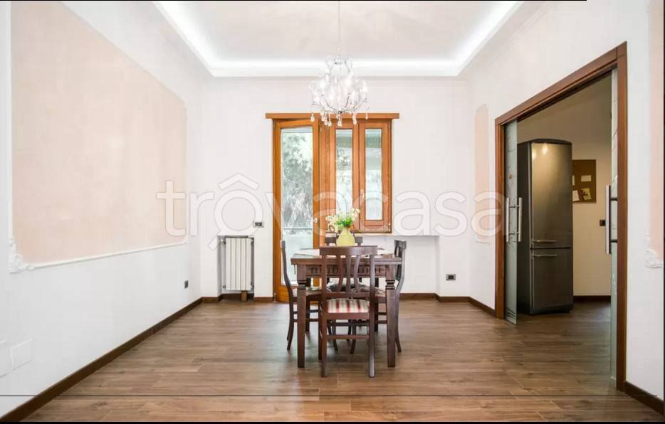 Appartamento in vendita a Roma via Laurentina, 501