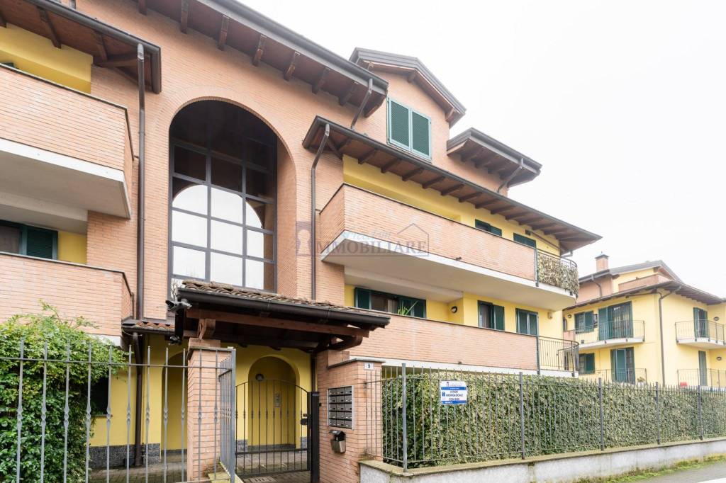 Appartamento in vendita a Carpiano via Giuseppe Garibaldi