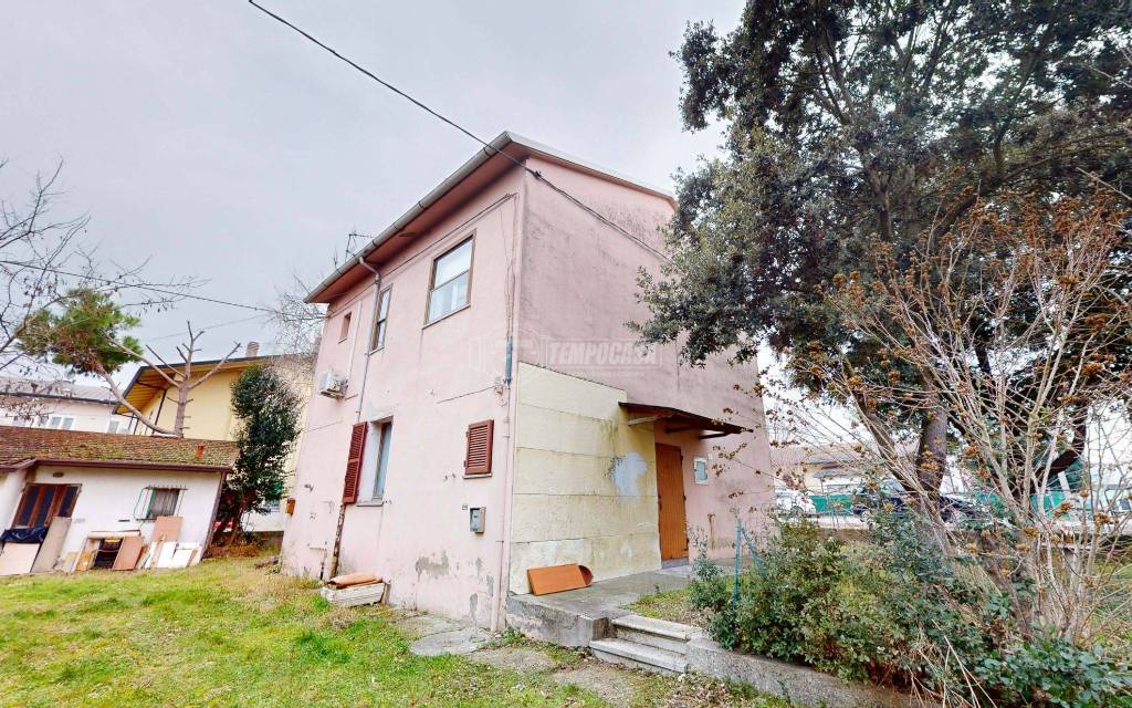 Casa Indipendente in vendita a Cervia via Tevere, Savio 2