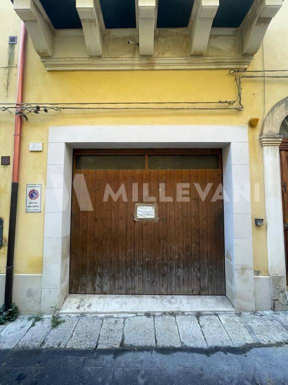 Garage in vendita a Ragusa via Vittorio Locchi, 24