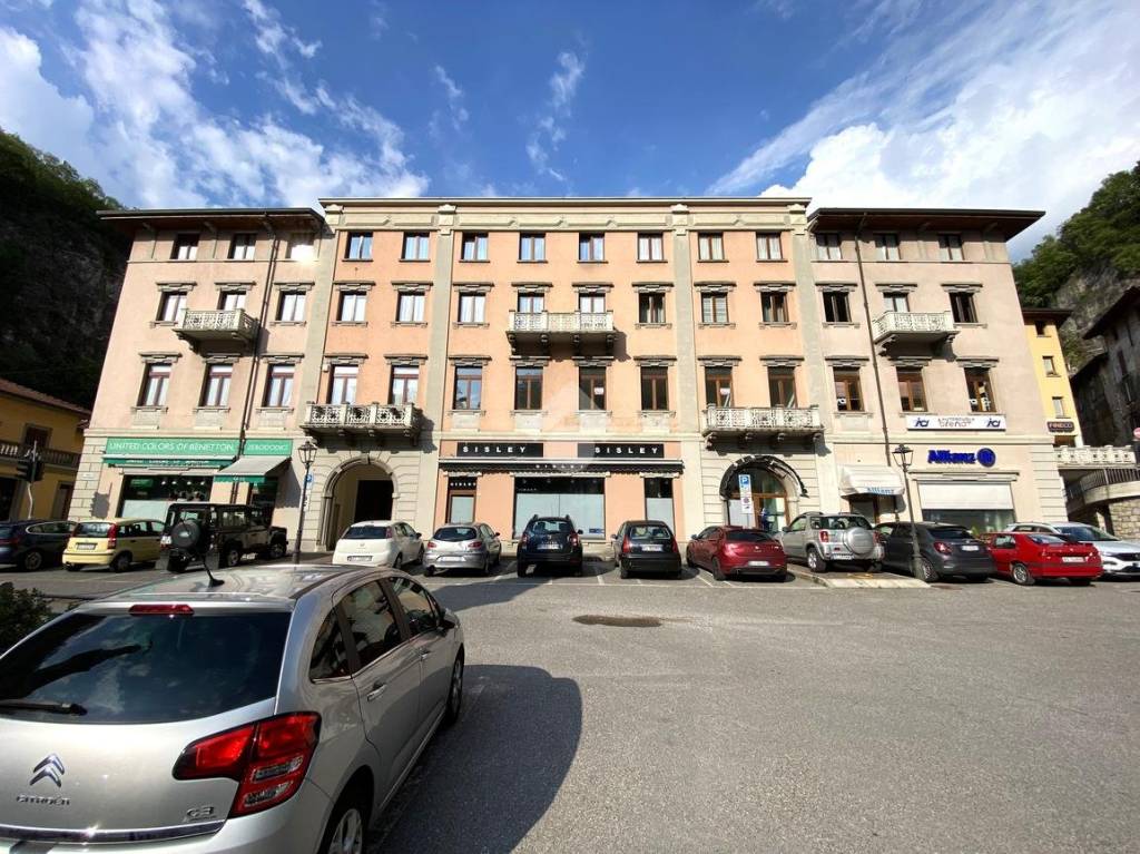 Ufficio in vendita a Breno piazza Vittoria
