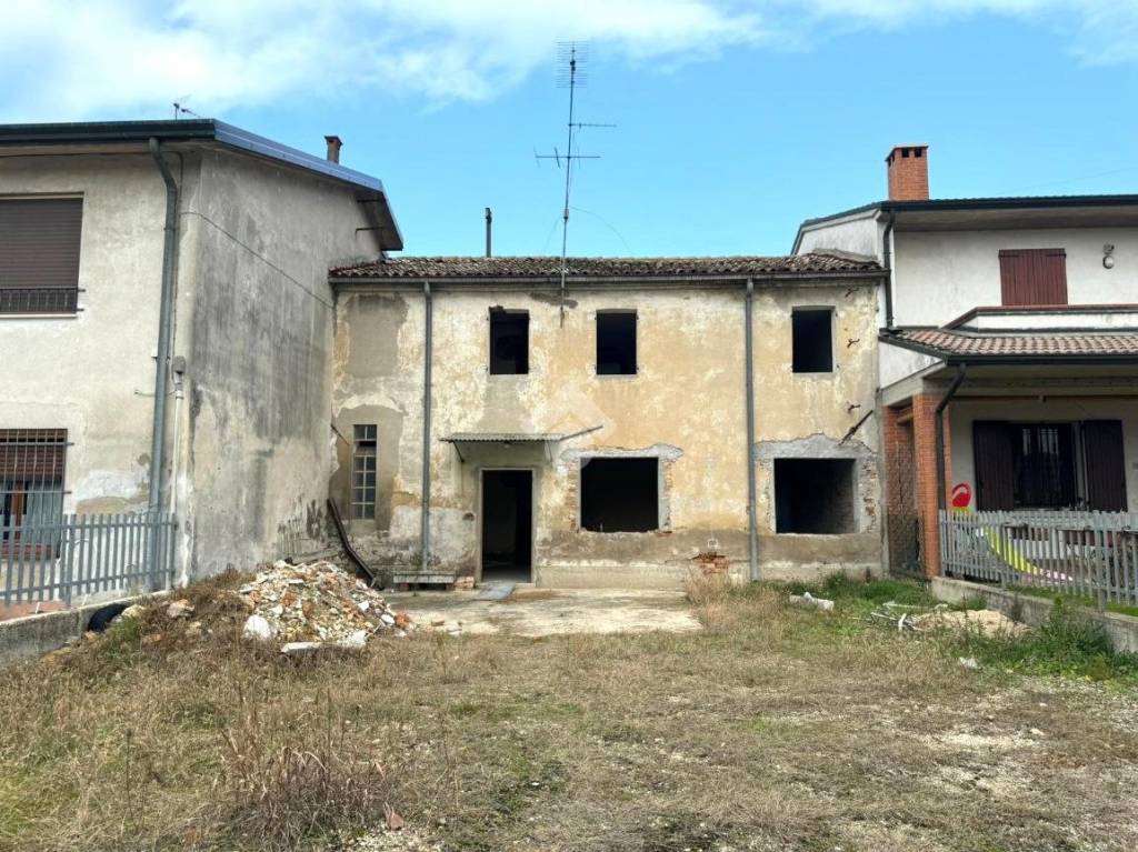 Villa a Schiera in vendita a Sorgà via Vittorio Bertazzoni