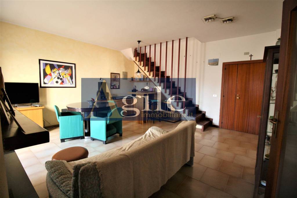 Appartamento in vendita a Folignano via Volterra, 12