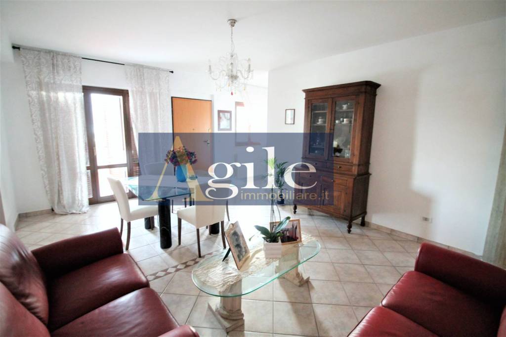 Villa a Schiera in vendita ad Ascoli Piceno via dei Salici, 27