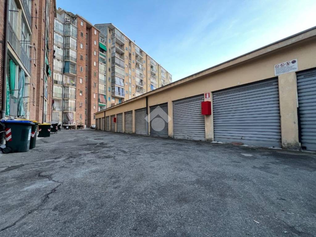 Garage in vendita a Torino via Baltimora, 145