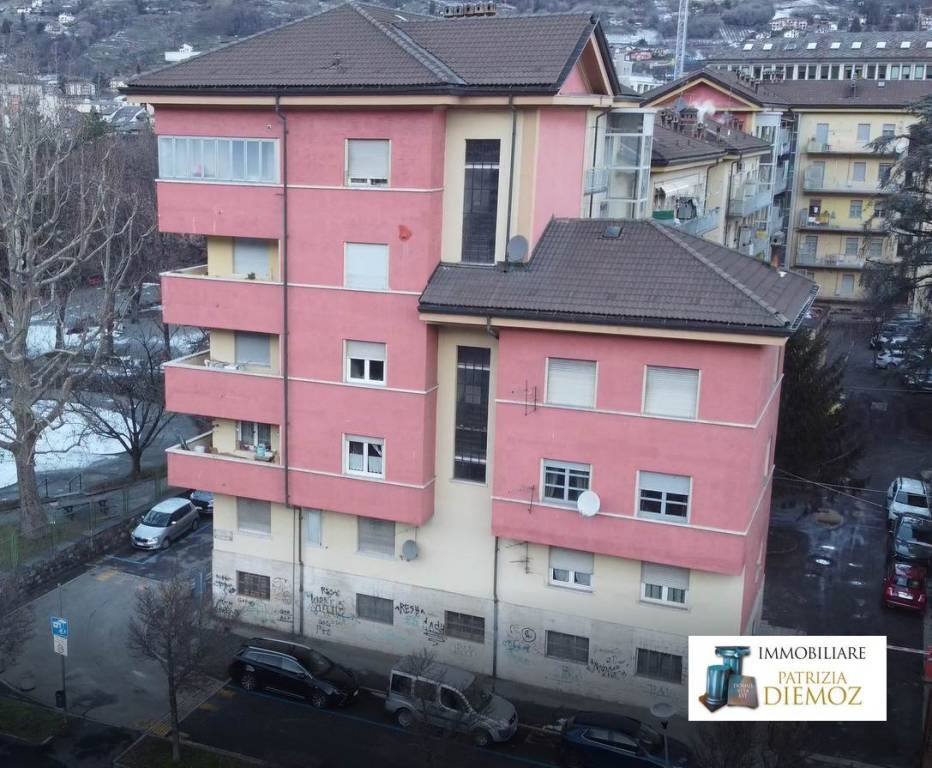 Appartamento in vendita ad Aosta via Amilcare Cretier