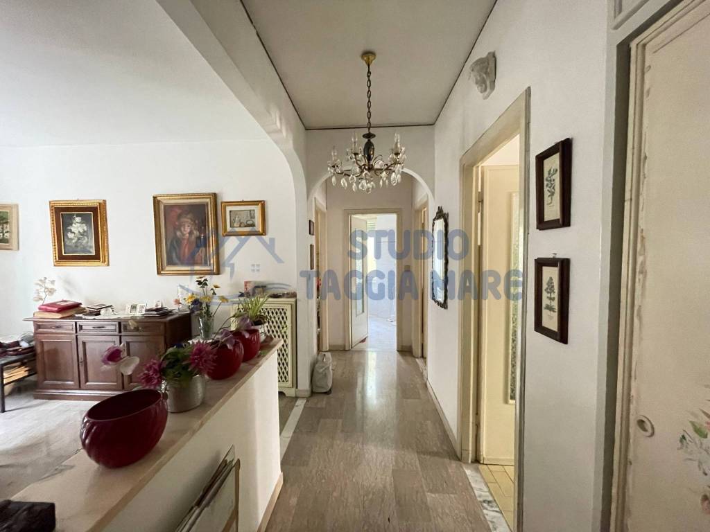 Appartamento in vendita a Taggia viale Giuseppe Mazzini, 11