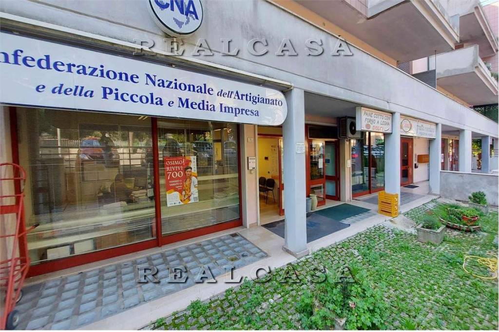 Ufficio in vendita a Osimo via moro , 60