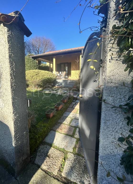 Villa in vendita a Carate Brianza via Antonio Pigafetta, 4