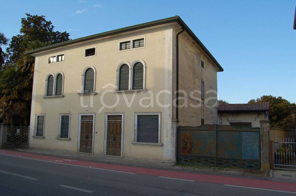 Villa in vendita a Carmignano di Brenta via Roma