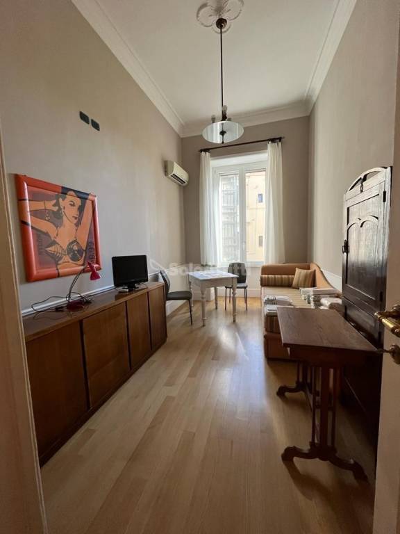 Appartamento in affitto a Napoli piazza Sannazaro