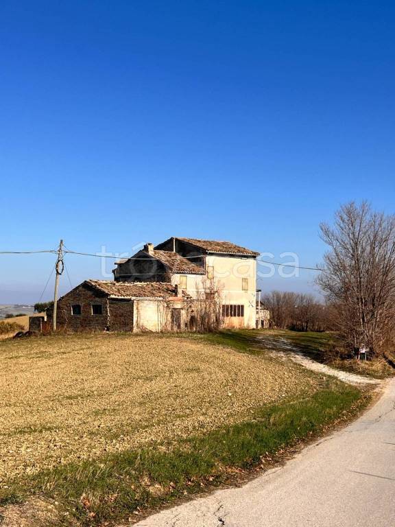 Casa Indipendente in vendita a Montegiorgio strada colle bianco