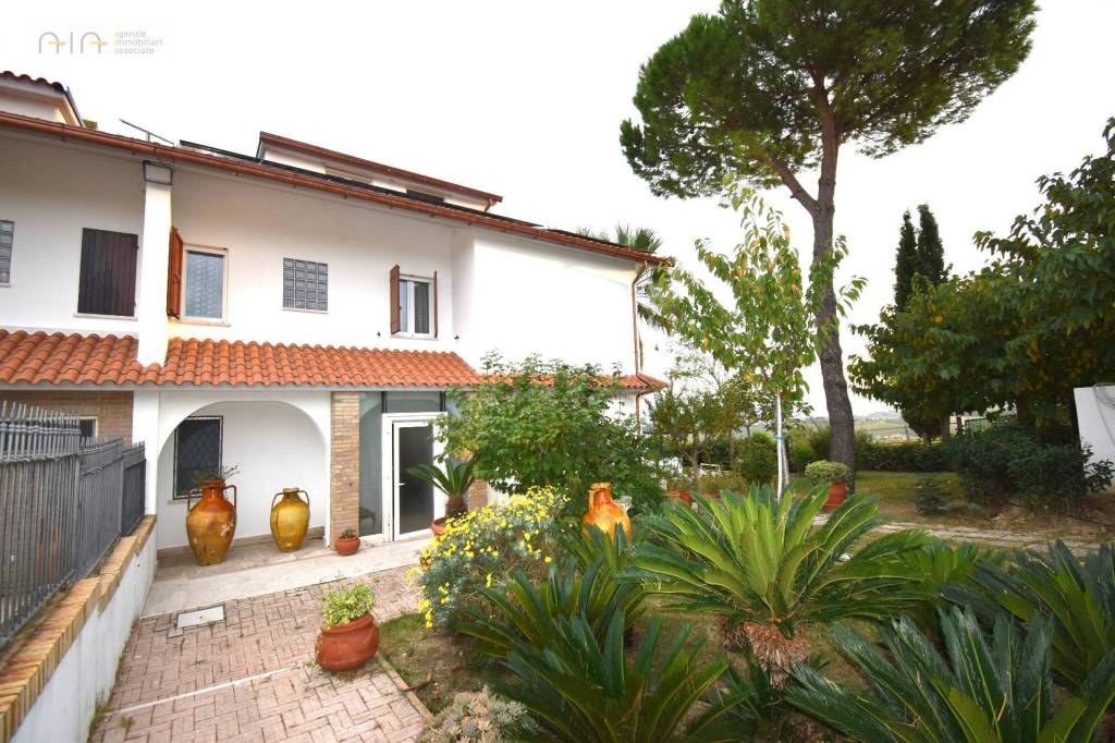 Villa a Schiera in vendita a Monteprandone contrada Colleappeso, 11
