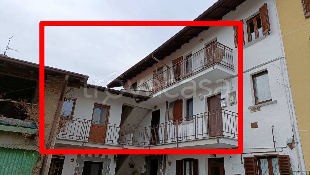 Appartamento in in vendita da privato a Lozza via Piave