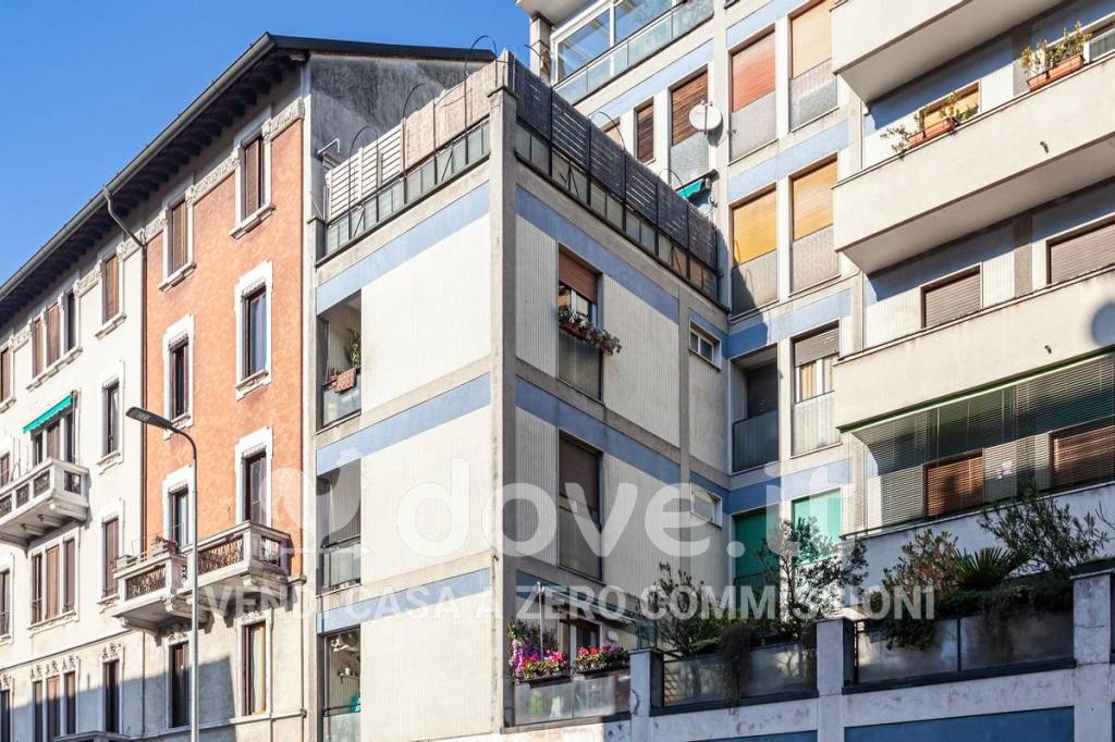 Appartamento in vendita a Milano via Marcantonio dal Re, 6