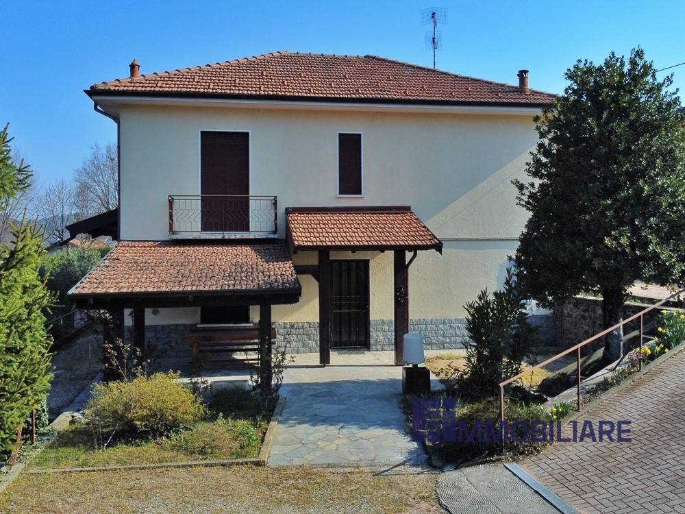 Villa in vendita a Taino via Ronchetti