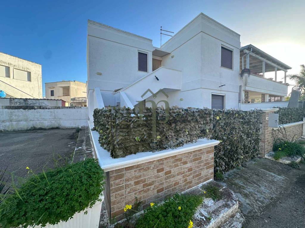 Villa in vendita a Carovigno via Monte Rosa