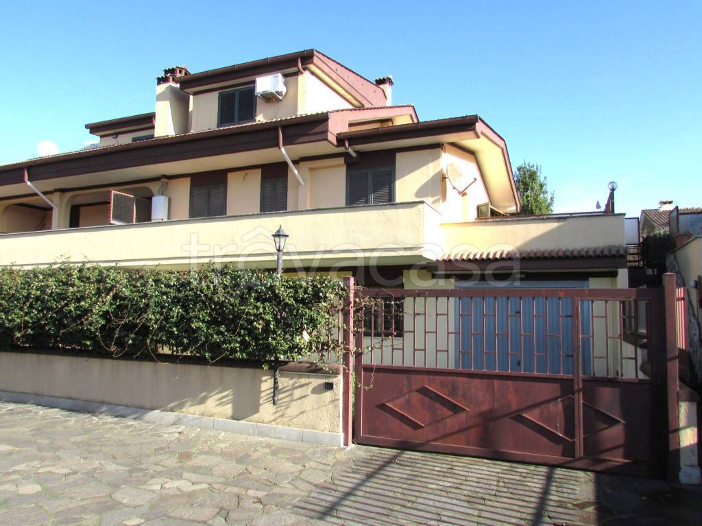 Appartamento in vendita a Guidonia Montecelio via Oricola