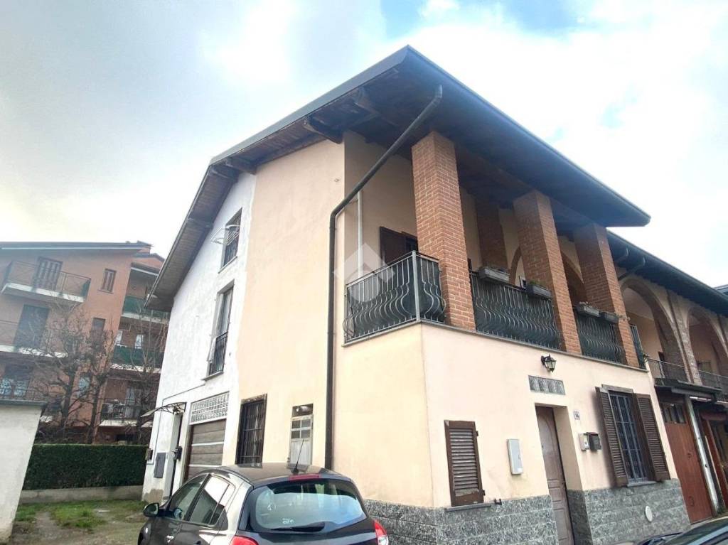 Appartamento in vendita a Giussano via Statuto, 16
