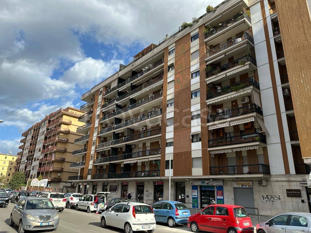 Appartamento in vendita a Foggia viale Candelaro