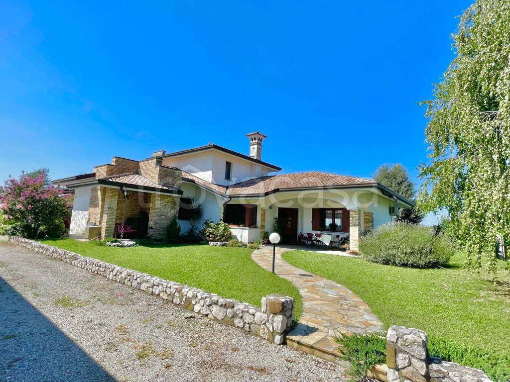 Villa in vendita a Carlino via San Gervasio, 27