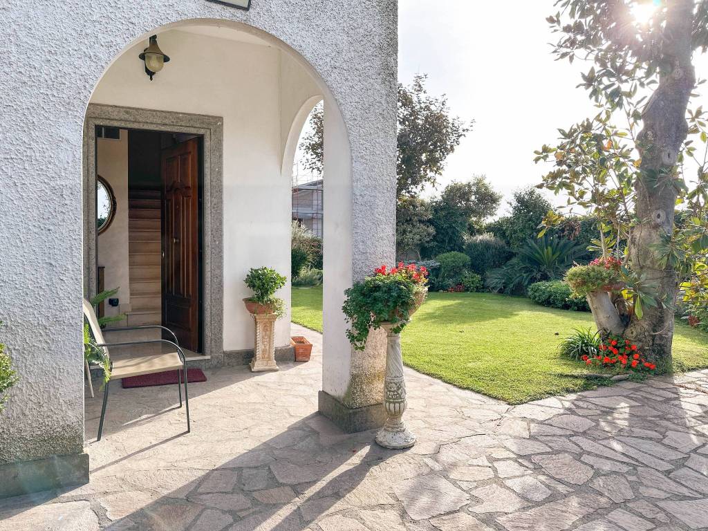 Villa Bifamiliare in vendita ad Albano Laziale via Olivella, 179
