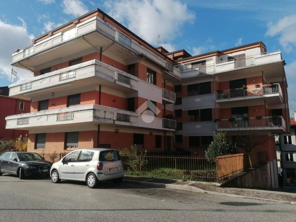 Appartamento in vendita a Pratola Serra via Gustavo Picardo, 32