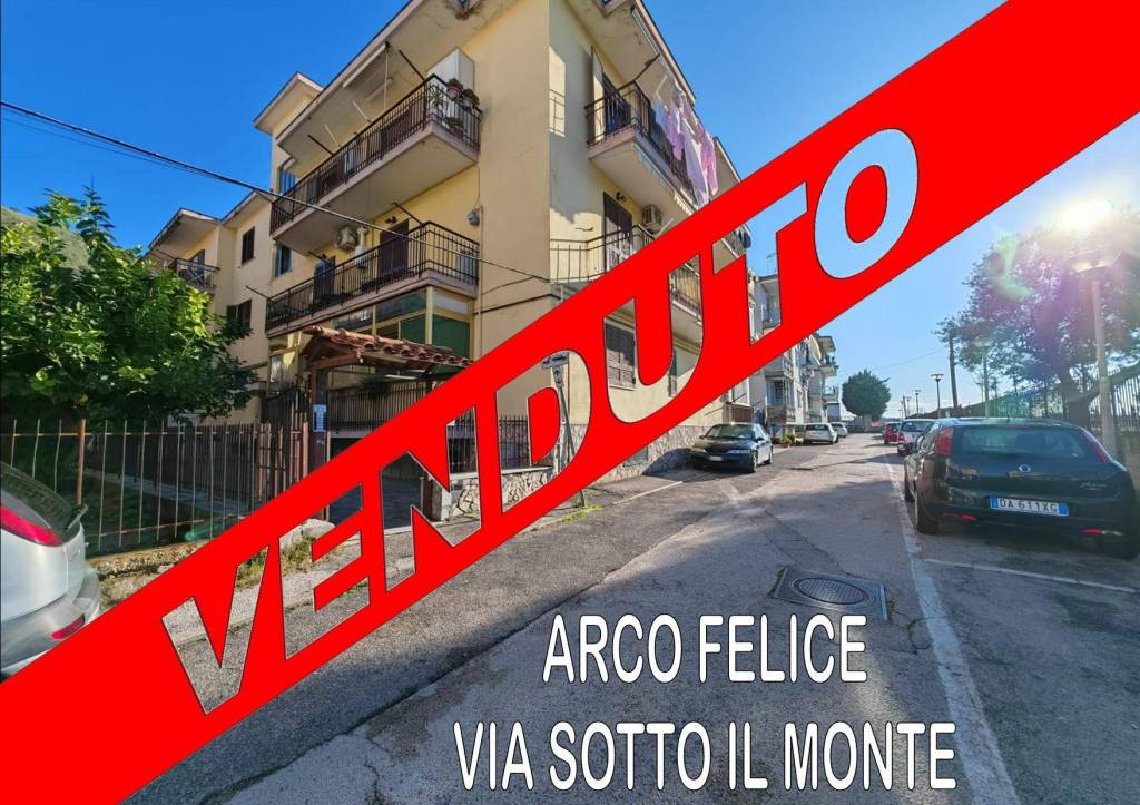 Appartamento in vendita a Pozzuoli via Sotto il Monte