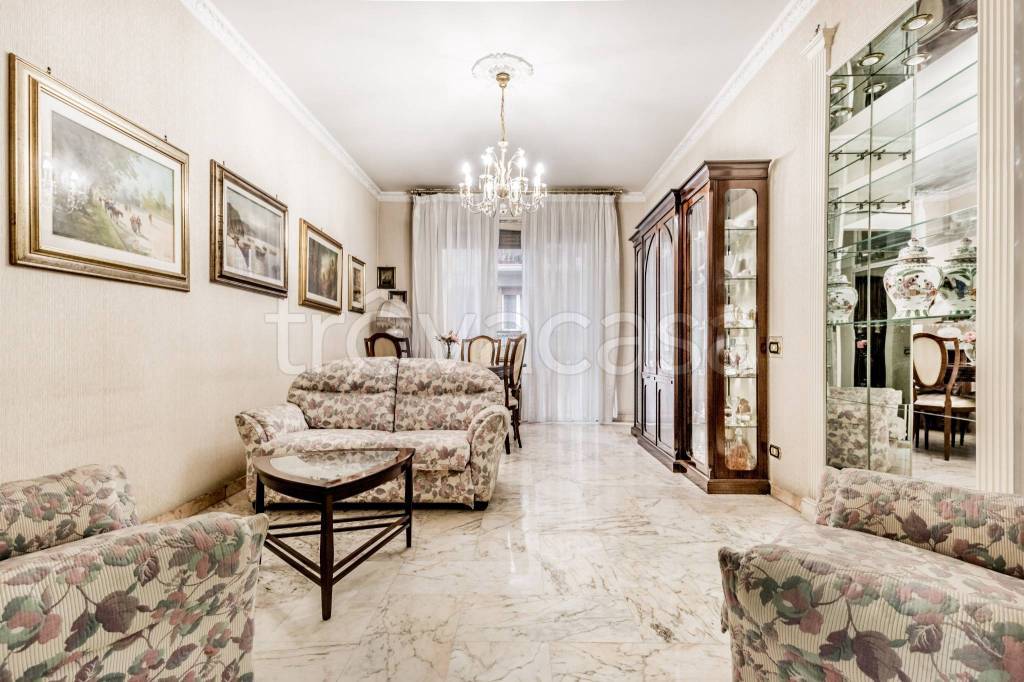 Appartamento in vendita a Roma via Alatri, 30