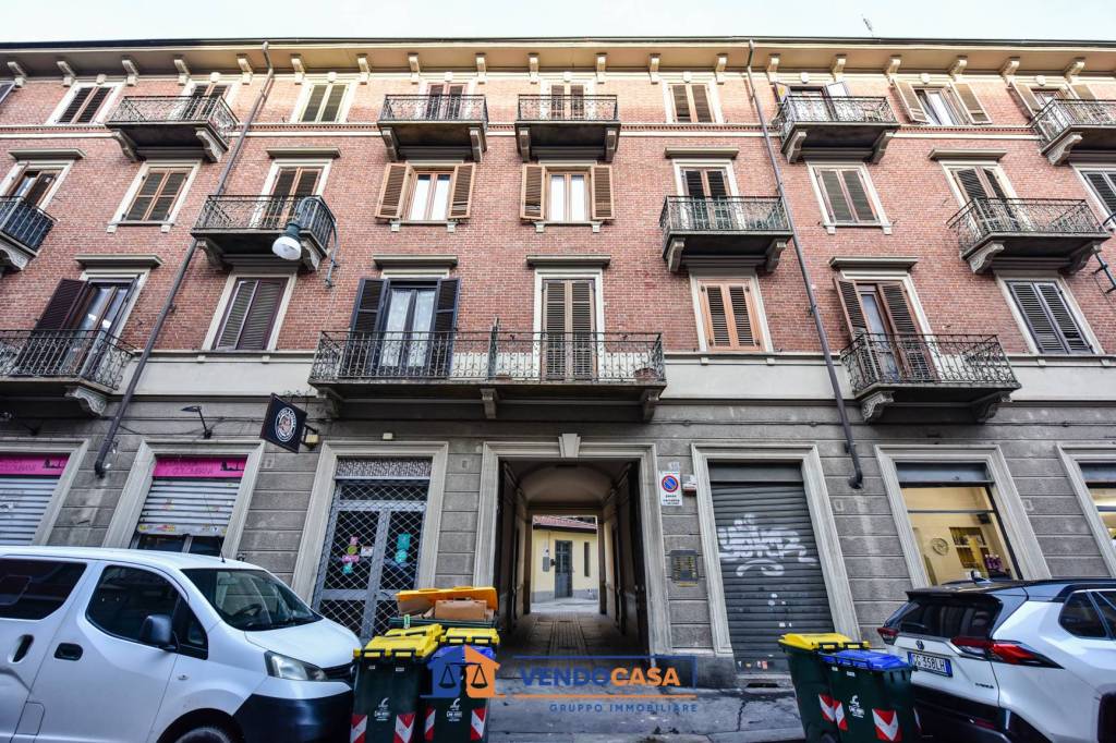 Appartamento in vendita a Torino via Pollenzo, 10
