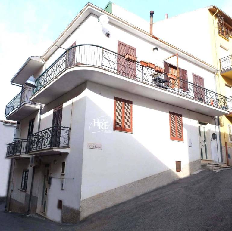 Appartamento in vendita a Roggiano Gravina via Alcide De Gasperi, 12