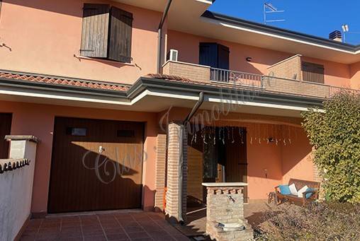 Villa Bifamiliare in vendita a Curtatone via Campania