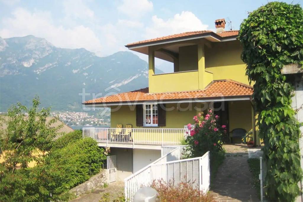 Villa in in vendita da privato a Oliveto Lario via Sant'Ambrogio, 30