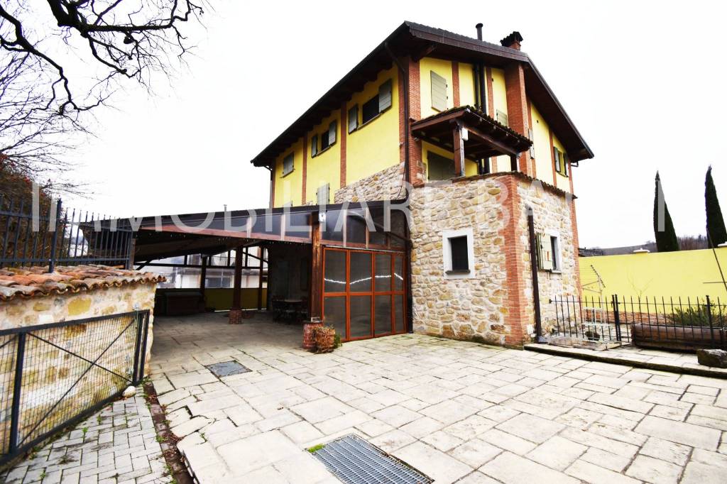 Villa Bifamiliare in vendita a Pianoro