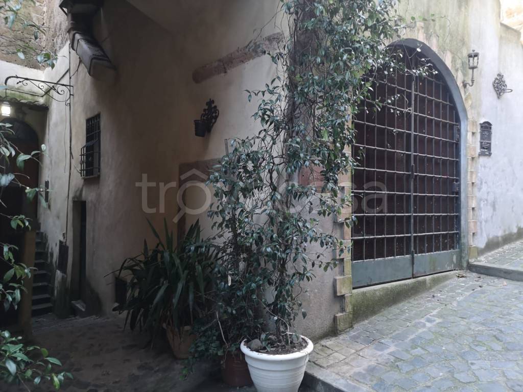 Appartamento in in vendita da privato a Capranica via Castelvecchio, 46