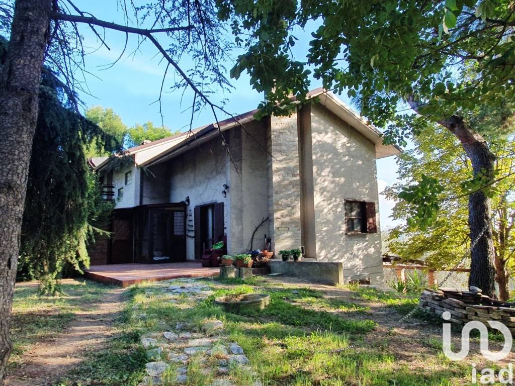 Villa Bifamiliare in vendita a Fano via Strada Comunale Villa di Sopra Roncosambaccio, 125