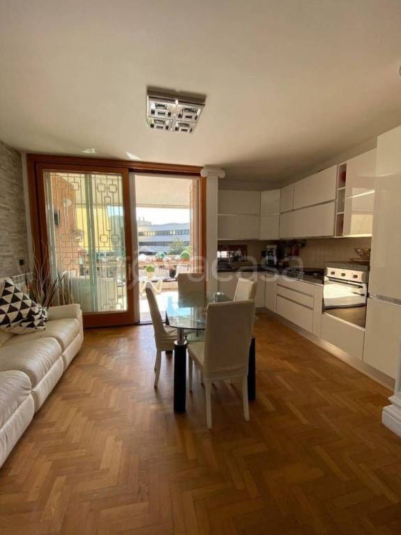 Appartamento in in vendita da privato a Roma via Roberto Ago