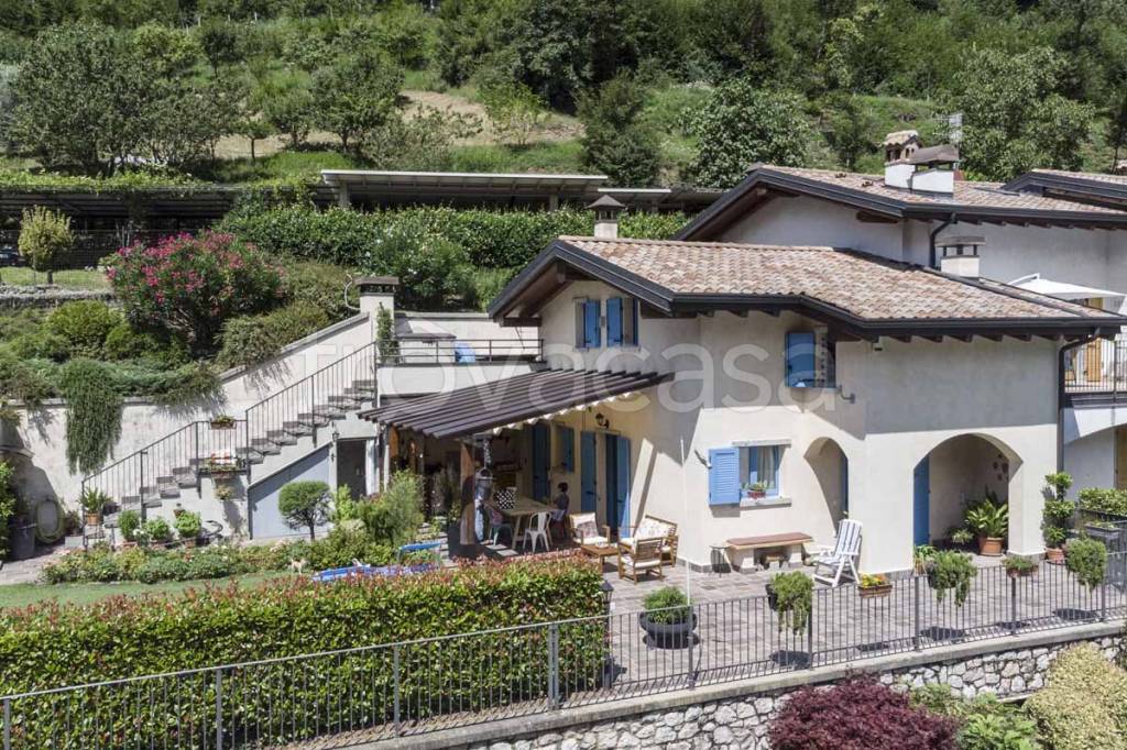Villa in vendita a Ranzanico via al Poggio