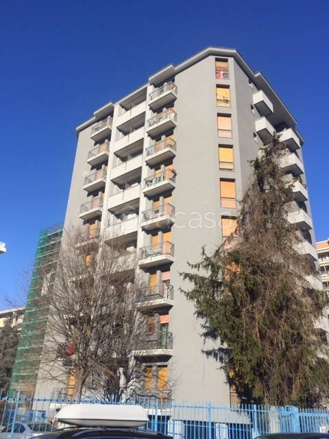Appartamento in vendita a Milano via Cefalù, 24