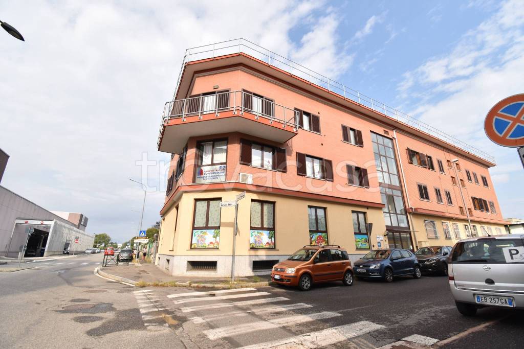 Ufficio in affitto a Collegno via Niccolò Tommaseo, 57