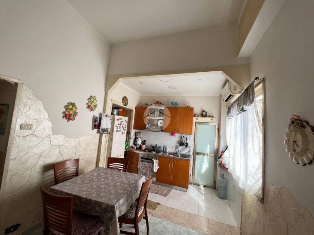 Appartamento in vendita a Napoli calata Capodichino, 162