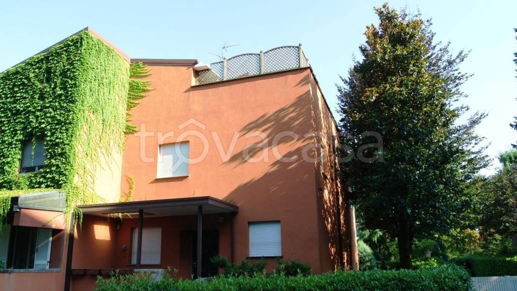 Villa a Schiera in vendita a Segrate via San Felice Strada 7