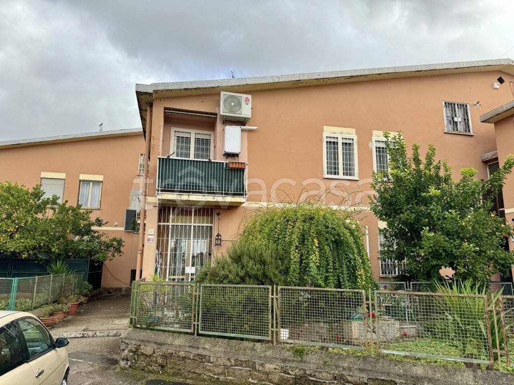 Appartamento in vendita a Roma via Pratola Peligna