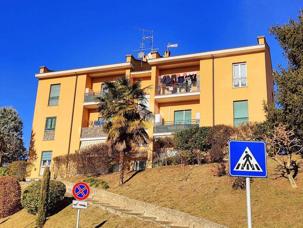 Appartamento in vendita a Carate Brianza via monte rosa, 4