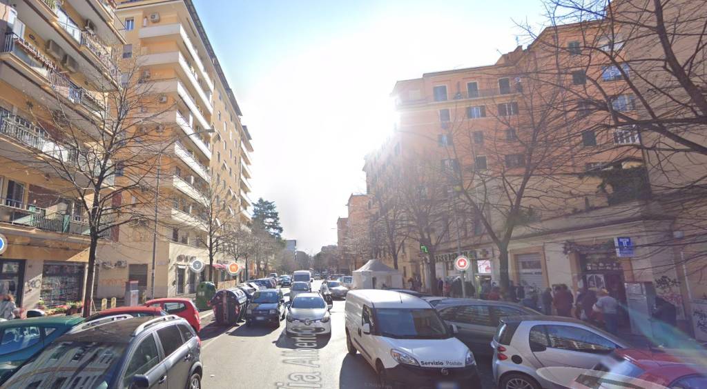 Appartamento in affitto a Roma via Alberto da Giussano