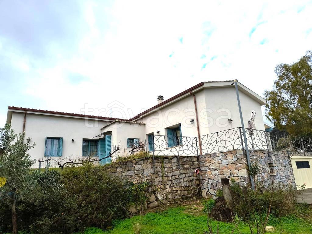 Villa in vendita a Olbia strada Statale Orientale Sarda, 9