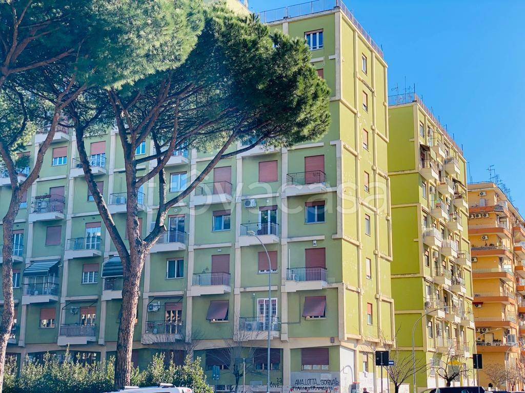 Appartamento in vendita a Roma viale Telese, 35
