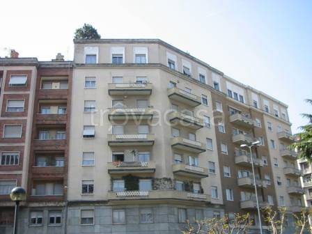 Appartamento in affitto a Milano viale Argonne, 54